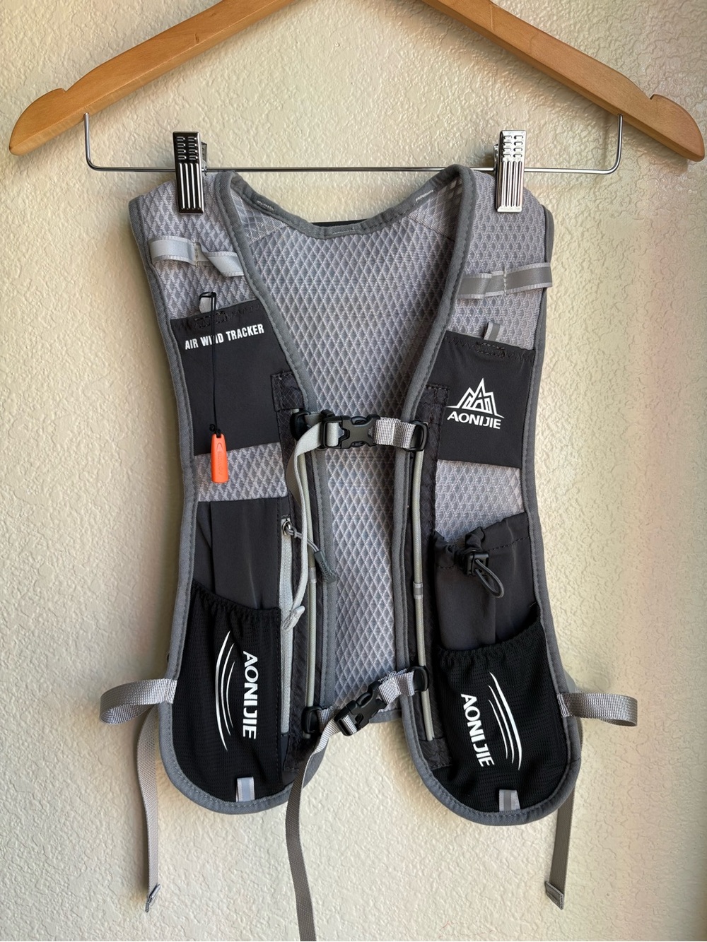 AONIJIE AIR WIND TRACKER Hydration Running Vest Gray/Black Mesh Fabric